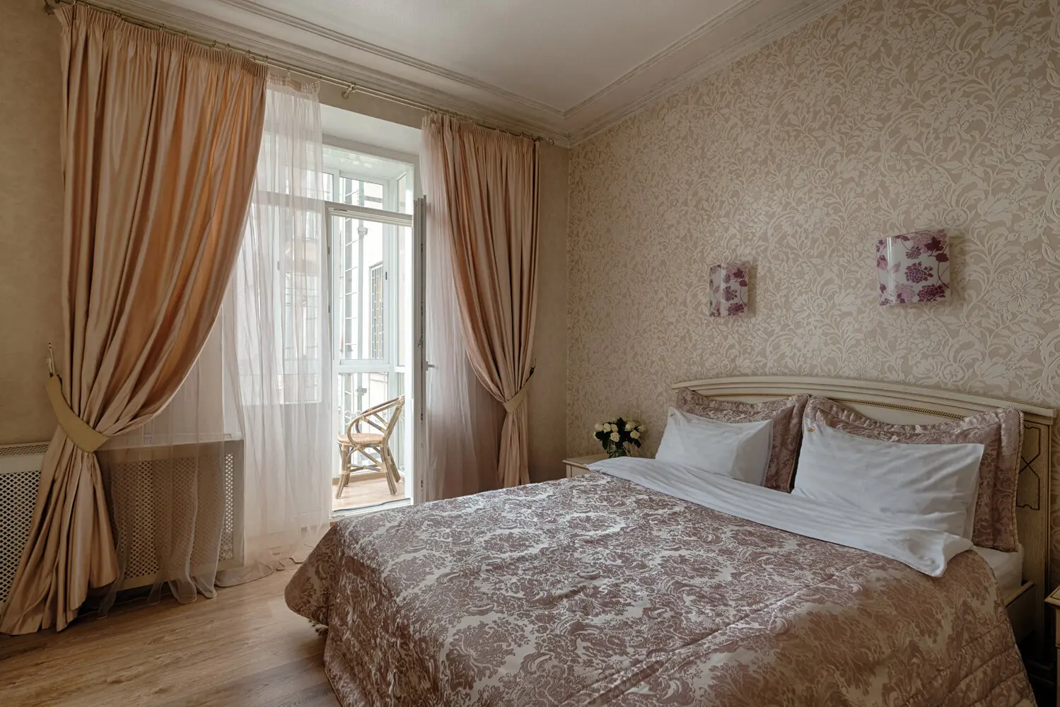 View of apartment for daily rent, Minsk, Independence Avenue 23 — photo 3