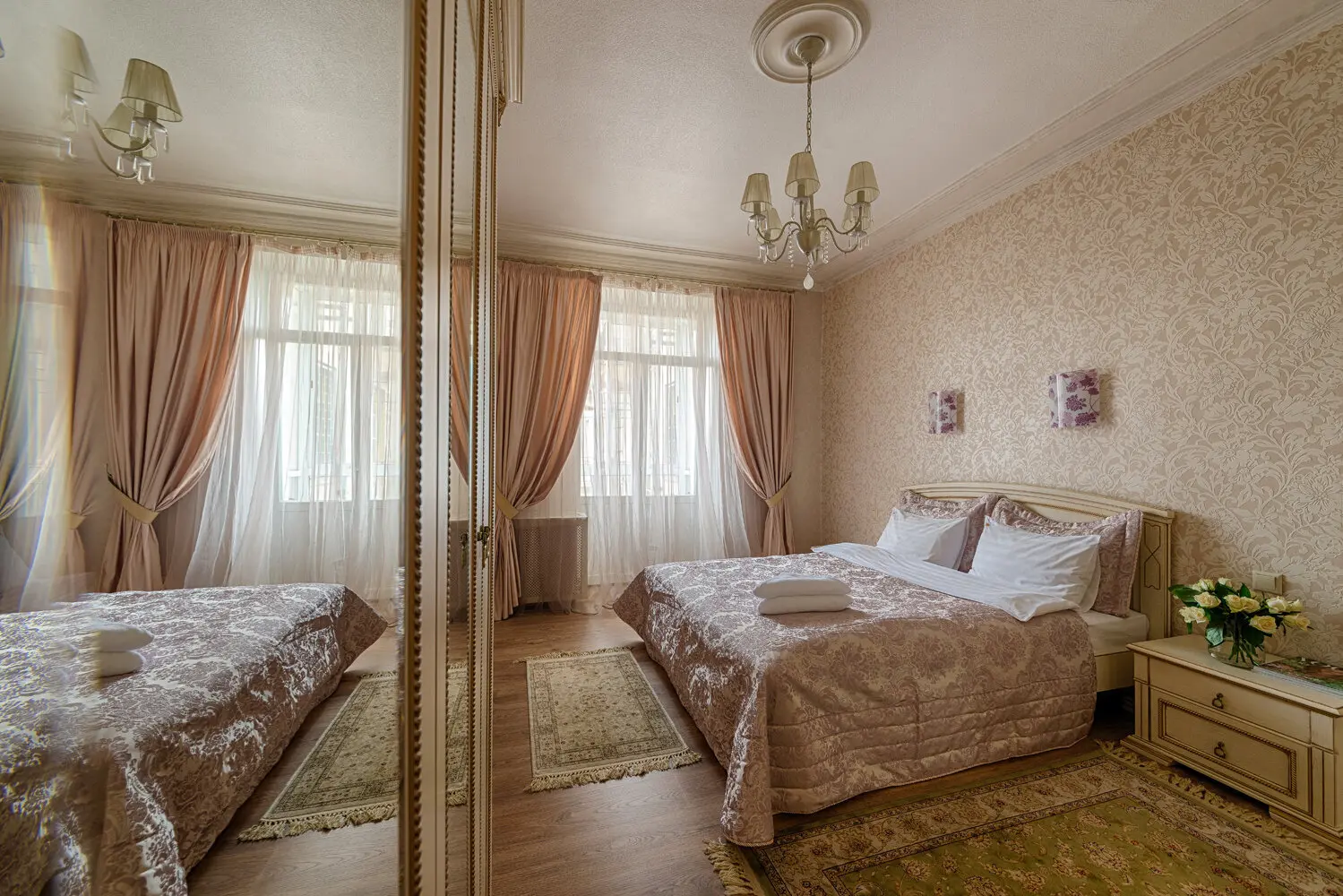 Четырехкомнатная квартира for daily rent in Minsk, Independence Avenue 23