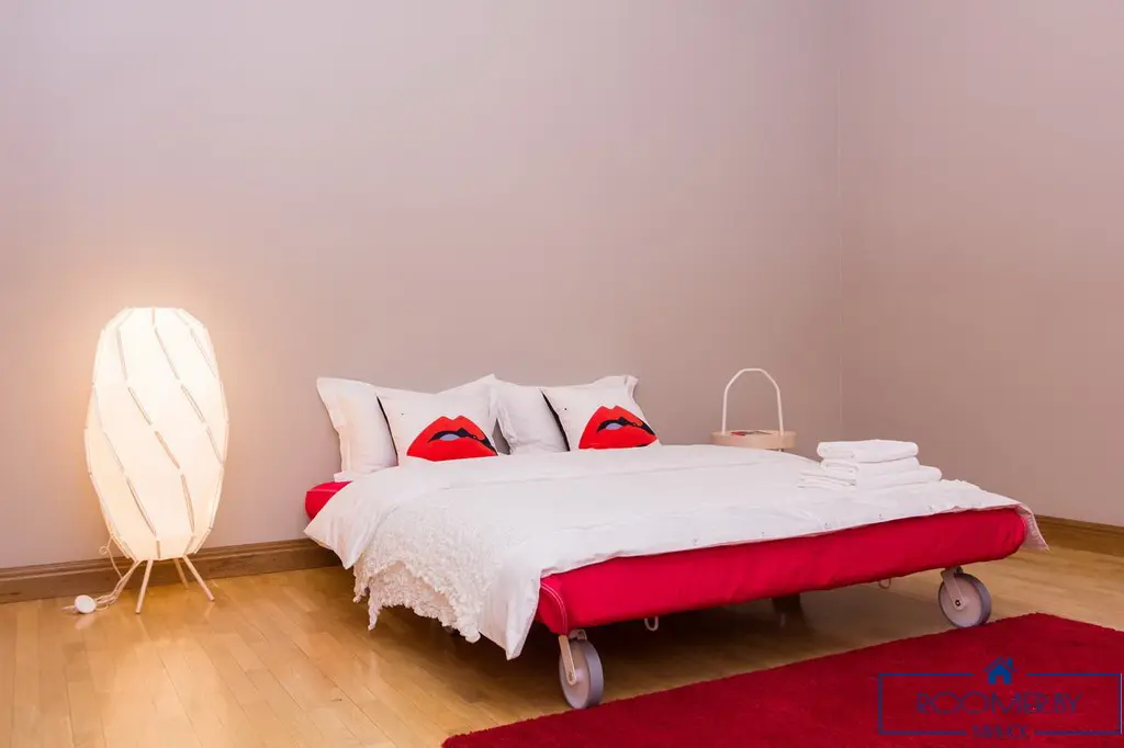 Квартира на сутки в Минске возле метро Площадь Победы спальня