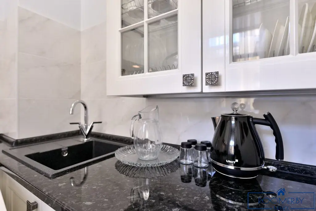 Квартира на сутки в Минске на улице Скрыганова, 4А кухня