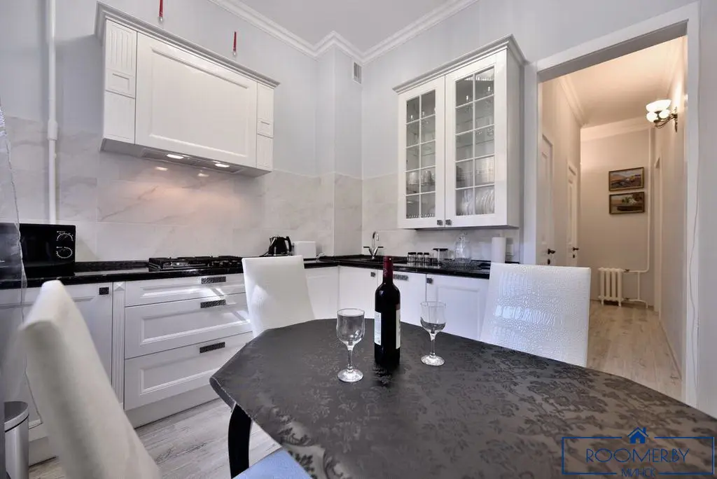 Квартира на сутки в Минске на улице Скрыганова, 4А кухня