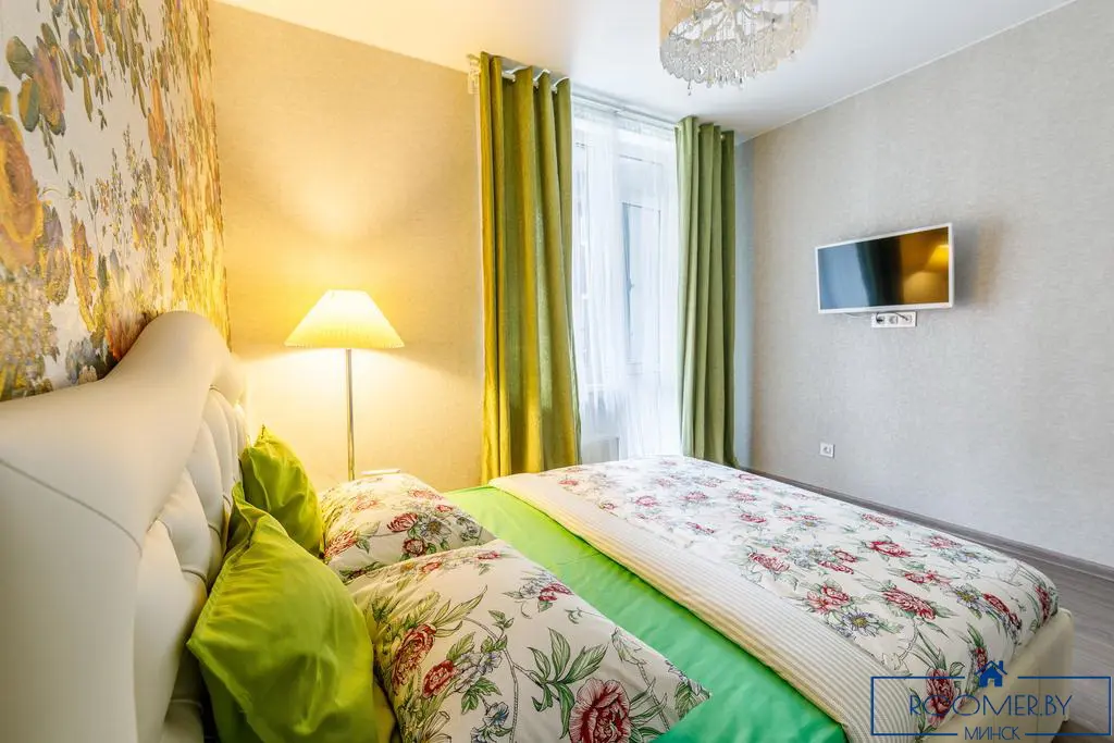 Двухкомнатная квартира на сутки в Минск, ул. Скрыганова 4Д