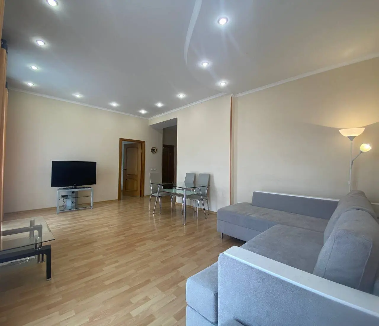 View of apartment for daily rent, Minsk, Karla Marksa str. 25 — photo 3