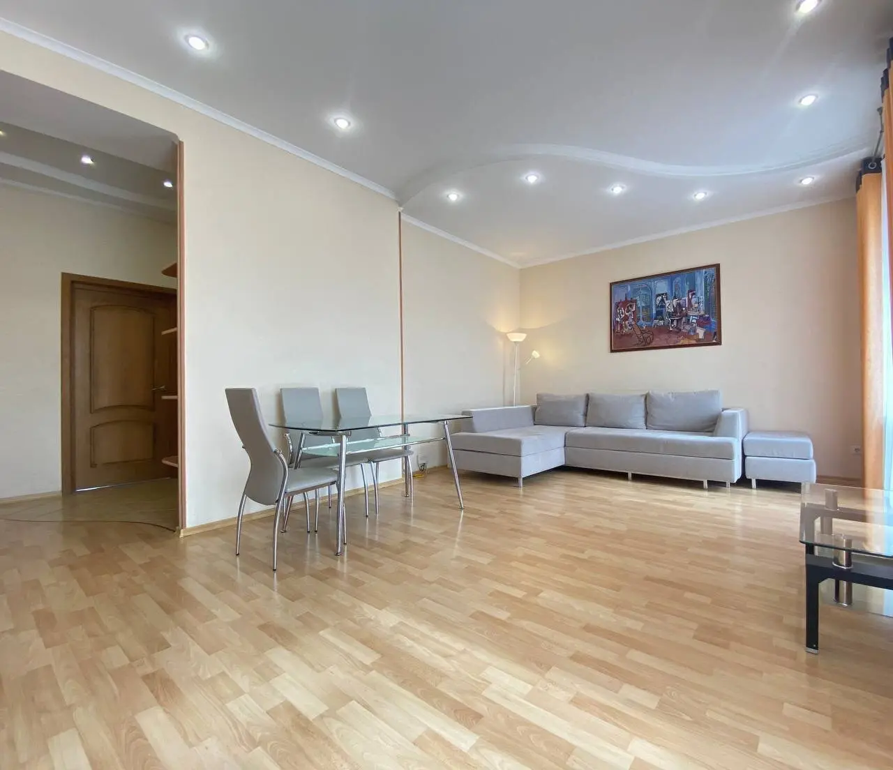 Interior of apartment for daily rent, Minsk, Karla Marksa str. 25