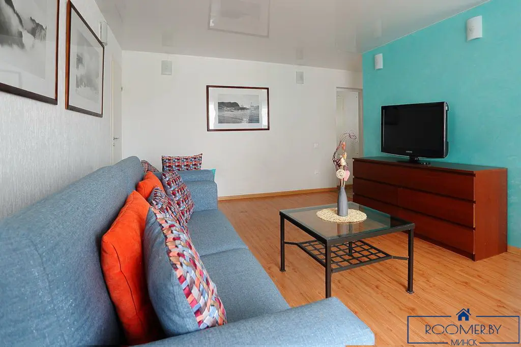 Двухкомнатная квартира на сутки Минск Румянцева гостиная