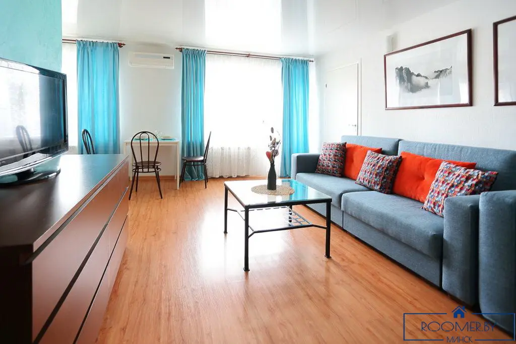 Двухкомнатная квартира на сутки Минск Румянцева гостиная