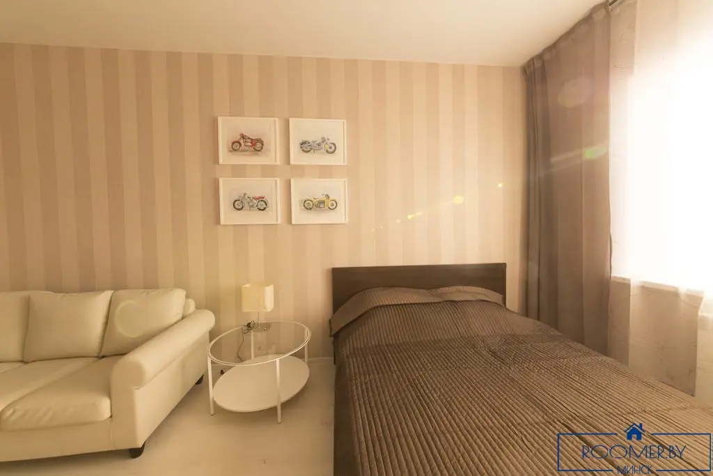 Однокомнатная квартира в Минске на сутки Захарова спальня