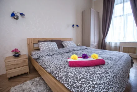 Двухкомнатная квартира на сутки Минск переулок Броневой спальня