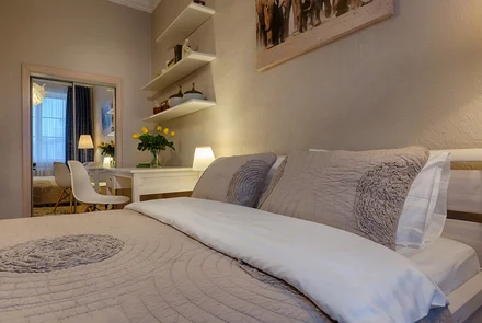 4 bedroom apartment in the center Nezavisimosti av. 14