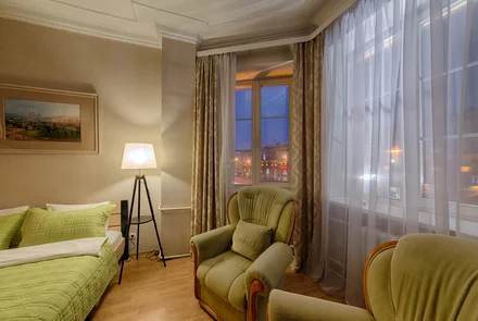 4 bedroom apartment in the center Nezavisimosti av. 14